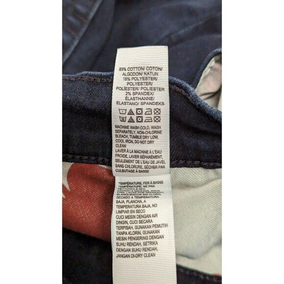 Lucky Brand Womens Size 6/28 Blue Dark Wash Mid Rise Denim Bermuda Shorts - Picture 9 of 9
